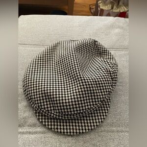Zara Black and White Houndstooth Cap